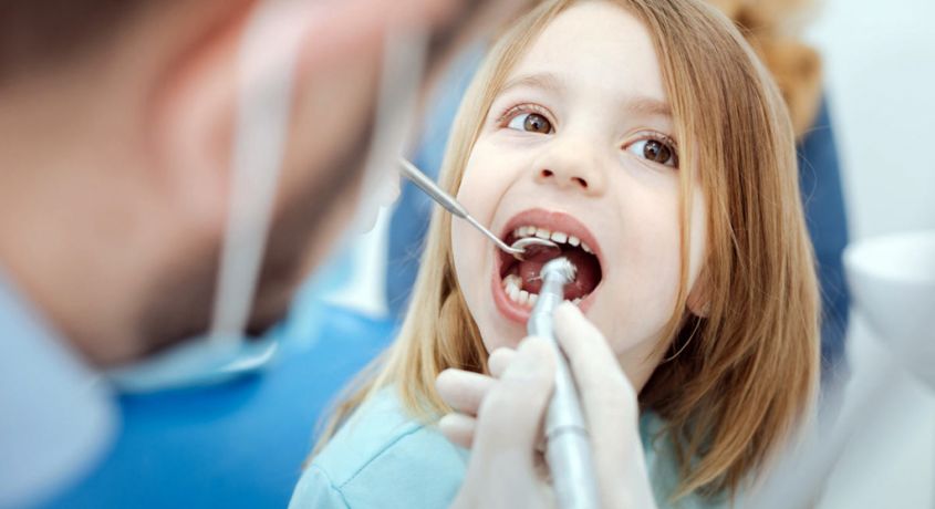 Красивая улыбка - Наша работа! Скидка 55% на лечение кариеса для взрослых и детей в стоматологической клинике «Ru.Dent»