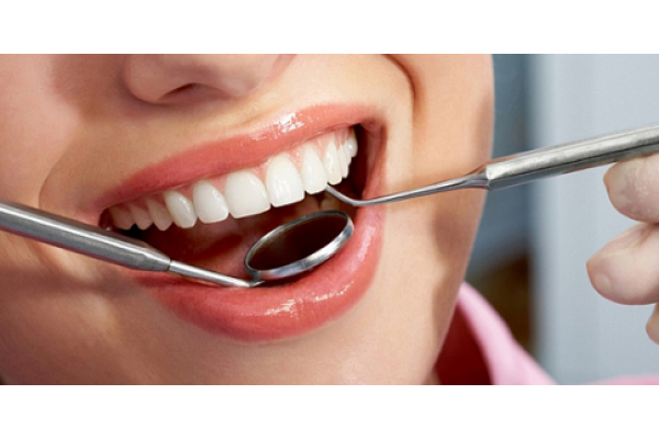 Объемное эстетическое восстановление  жевательного зуба с анестезией со штифтом