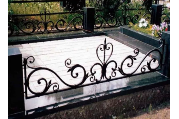 Кованная ограда на могилу №2