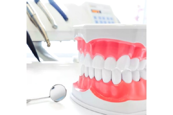 Первичный осмотр стоматолога ортопеда 